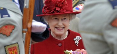 II. Erzsébet menekül Angliából, nem bírja tovább, rengeteg rendőr kíséretében hagyta el a palotát - elképesztő, hogy mi zajlik Nagy-Britanniában, brutális hőség tombol