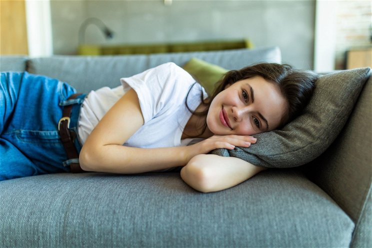 2perc tudomány: Szeretsz tévé előtt elaludni? Lehet, hogy nem is olyan rossz ötlet
