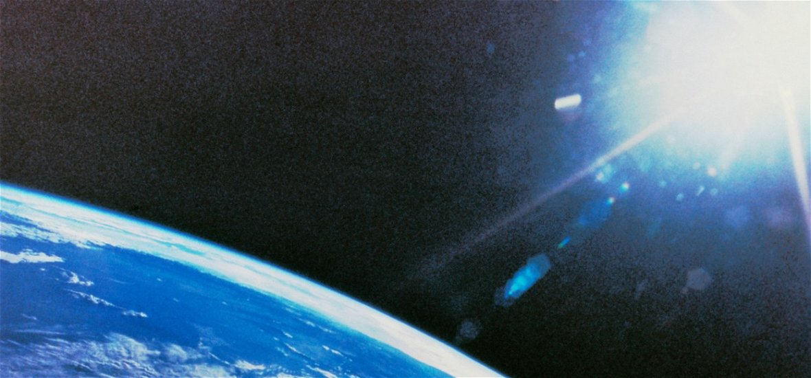 A világűrből zúgott a Földre egy rejtélyes dolog, amiről fotó is készült, a szakértők is tanácstalanok az eredetét illetően?