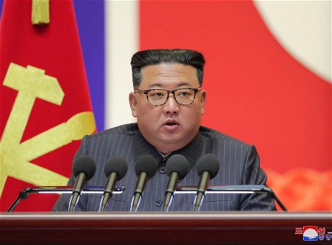 100 ezres sereget ajánlott fel állítólag az oroszoknak a diktátor Kim Dzsongun