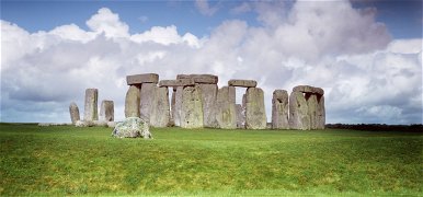 Döbbenet: a Stonehenge-nél is ősibb, 7000 éves, elképesztő emberi építményt találtak Európában egy birtokon, ahol éppen avokádóültetvényt akartak kialakítani