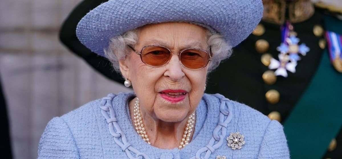 Aggasztó állapotba került II. Erzsébet királynő, azonnal elindult hozzá a család