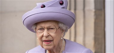 Itt a videó, így szakította meg hirtelen a BBC az élő adását, hogy II. Erzsébet állapotáról tudósíthasson