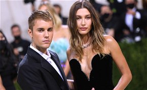 Justin Bieber felesége kedvenc szexpózáról és nemi életük titkairól beszélt