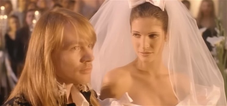 Így néz ki ma a Guns N' Roses klipjében szereplő csodálatos menyasszony