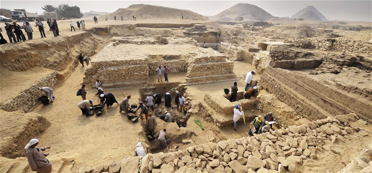 Kőnek álcázott, 3500 éves dobozra bukkantak Egyiptomban, és döbbenetes dolgokat találtak a belsejében
