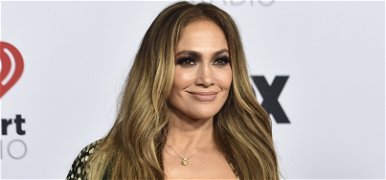 Jennifer Lopez az izgató mellei miatt kapott több mint 2 millió lájkot, Heidi Klum pedig teljesen levetkőzött