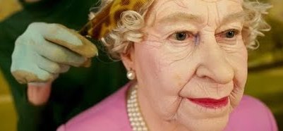 Kopasz-botrány: II. Erzsébet viaszszobráról lekerült a kalap, mindenki ledöbbent a látványon
