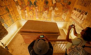 Valami nagyon értékes bújhat meg Tutanhamon sírkamrája alatt, a titok minden korábbi felfedezést elhomályosíthat