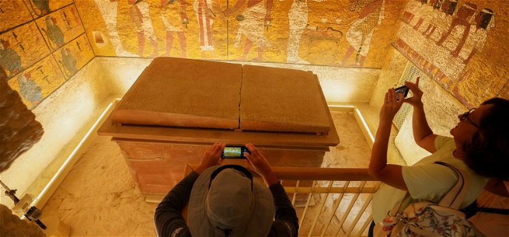 Valami nagyon értékes bújhat meg Tutanhamon sírkamrája alatt, a titok minden korábbi felfedezést elhomályosíthat