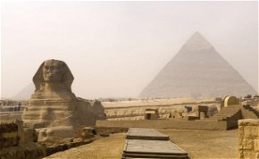 Létezik egy brutális méretű fekete piramis Egyiptomban, amely minden titokra választ adhat? A legenda a 18. században kapott szárnyra, Frederic Norden volt az elindítója