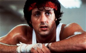 Döbbenetes felvétel: Sylvester Stallone szinkron nélkül beszél magyarul, hallottad már a Rocky sztárját a nyelvünkön megszólalni?
