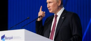 Putyin és Zelenszkij a tűzzel játszik a háborúban, Európa ihatja meg a levét