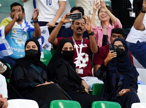 Embertelen szigorítás Katarban, a férfi szurkolók előtt minden lehetőség bezárult