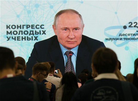 	Putyin összecsinálta magát, miután leesett a lépcsőn? &quot;Kínos&quot; balesetről számoltak be orosz források
