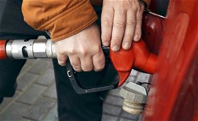 Árzuhanás a magyar benzinkutakon - ez minden autósnak egy karácsonyi ajándék