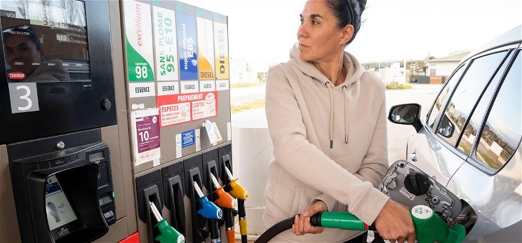 Friss: ennyivel lesz drágább január 4-től a benzin - minden magyar autóst érint