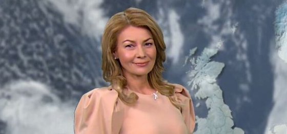 Hoppá: a TV2 időjósa gigadekoltázst villantott, a látvány forróbb, mint egy mediterrán ciklon