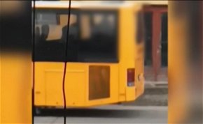 Buszon szexelt a sofőr, videó készült az erkölcstelen bujálkodókról