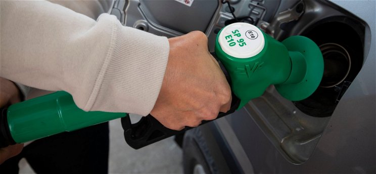 Drasztikus fordulat a benzinkutakon: komoly árzuhanás az üzemanyagoknál