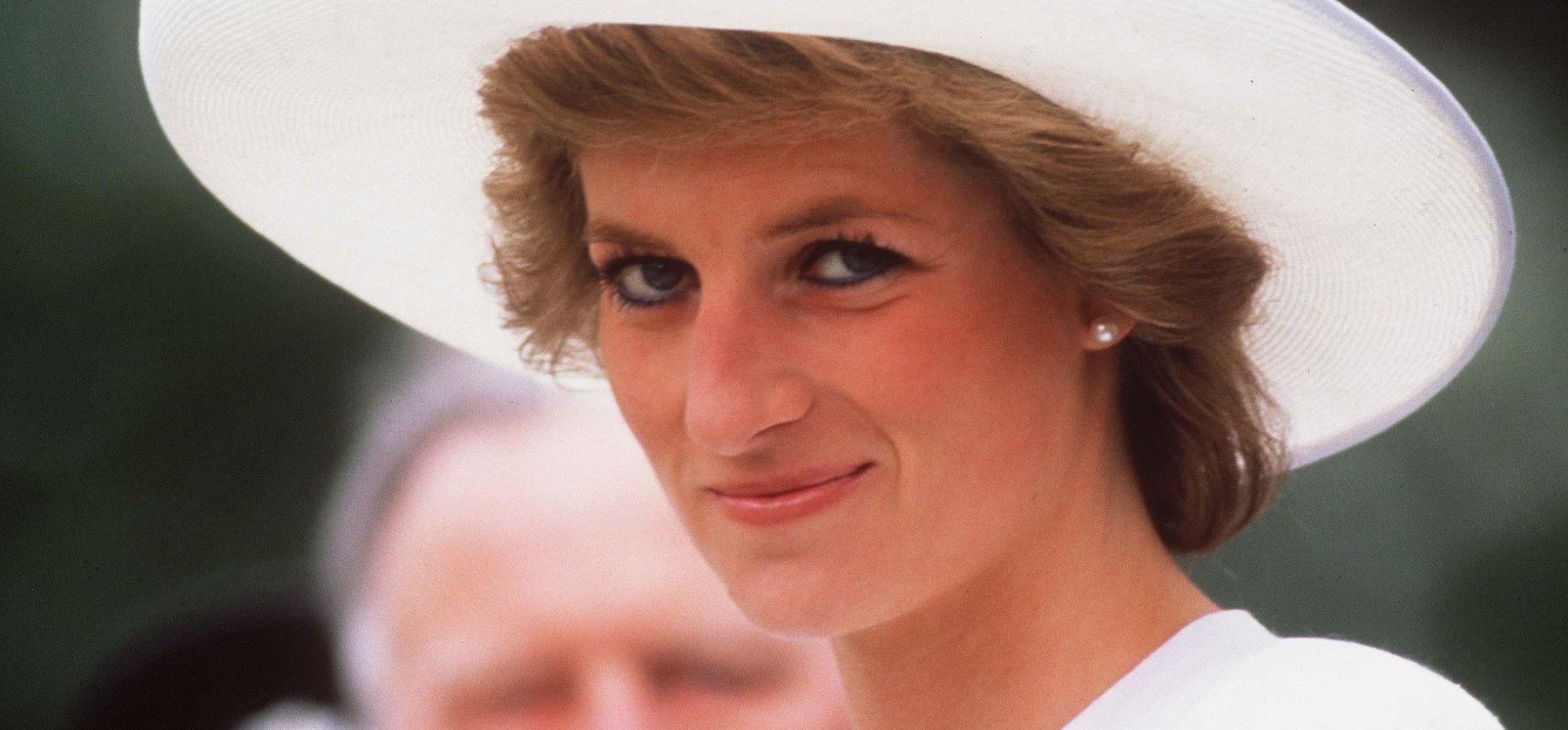 Diana nem halt meg, csak bujkál - a hercegné autóbalesete megrendezett volt a fiatal Harry szerint