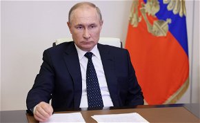 Putyin puccstól tart, ezért le fog mondani – már gyakorolhatjuk az utóda nevét