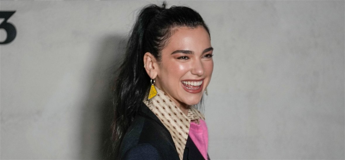 Dua Lipa’s see-through dress instead of underwear is very eye-catching. Here is the picture that the men’s world likes