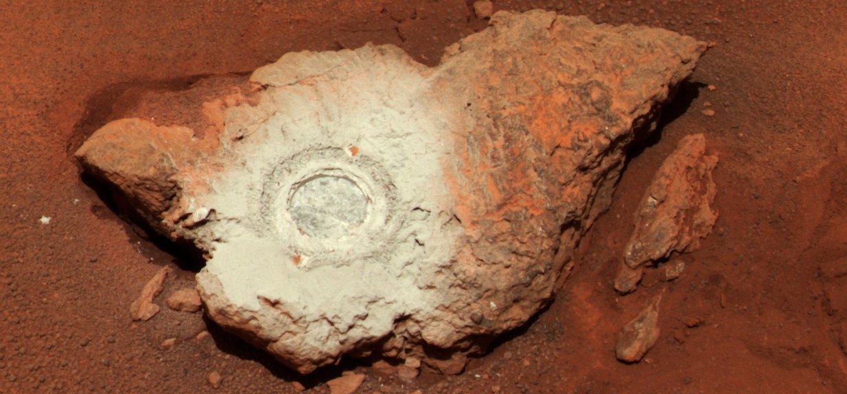 Gigantikus dolgot találtak a Marson, mintha ember alkotta volna? A NASA döbbenetes fotót osztott meg a vörös bolygóról, a természeti képződmény olyan, mint a zegyiptomi piramisok