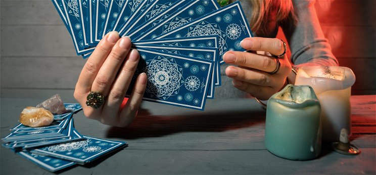 Válassz a 3 kártya közül és kiderül: valamivel tönkreteszed a kapcsolatodat? – napi jóslás