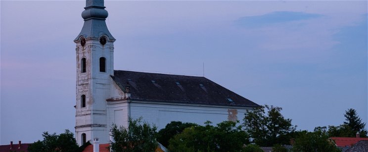 Őrjöngött az egyház, elhúztak egy templomot Magyarországon 