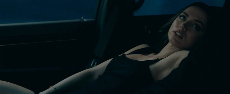 Rita Ora combjai hazavágták a netet, kerek cicivel és popsival támad a legutolsó Bond-lány - válogatás
