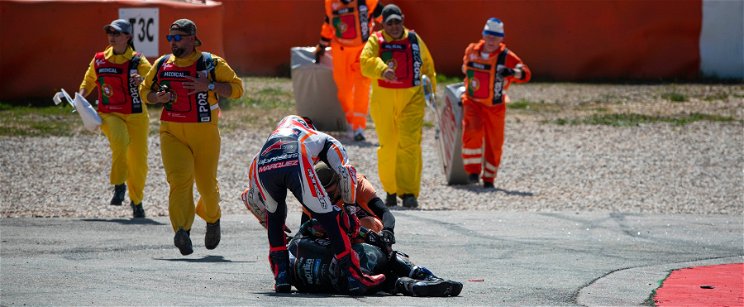 A magyar rajongók is meggyűlölték a horrorbukást túlélő MotoGP világbajnokot