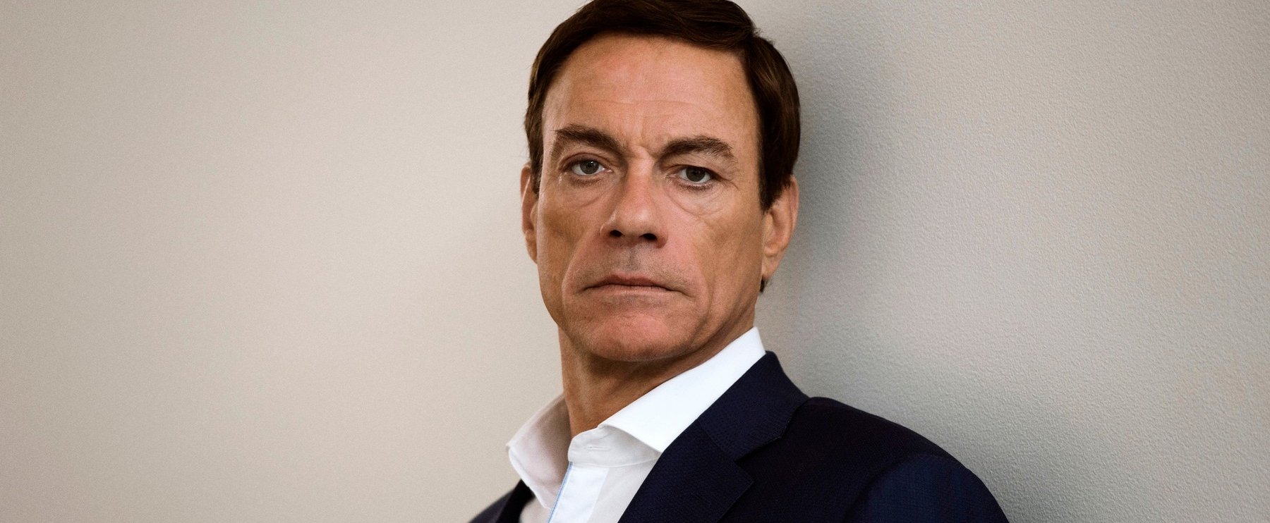 Fejbe rúgták Van Damme-ot a színpadon, könyörtelen volt az akcióhős bosszúja