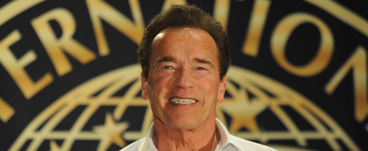 Terminátor ikertornyok: Arnold Schwarzenegger ritkán látható unokaöccse pimaszul jóképű, és elképesztően hasonlít rá