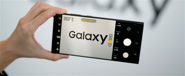 Idegtépő hiba került elő a Samsung telefonjaiban, amit eddig a szőnyeg alá söpört a mobilokat gyártó cég