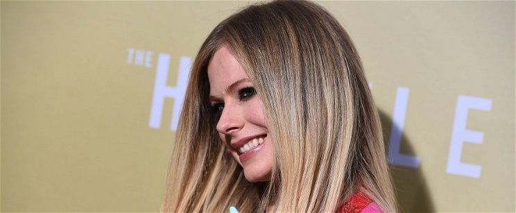 Avril Lavigne felfedte, mi van a bugyija mellett, pedig sokak szerint rég halott