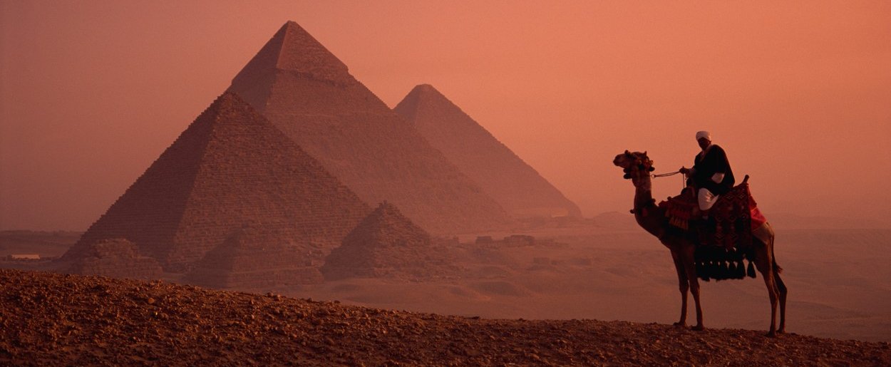 An unimaginably huge object has been found deep in the desert in Egypt, and the sight of it is shocking.