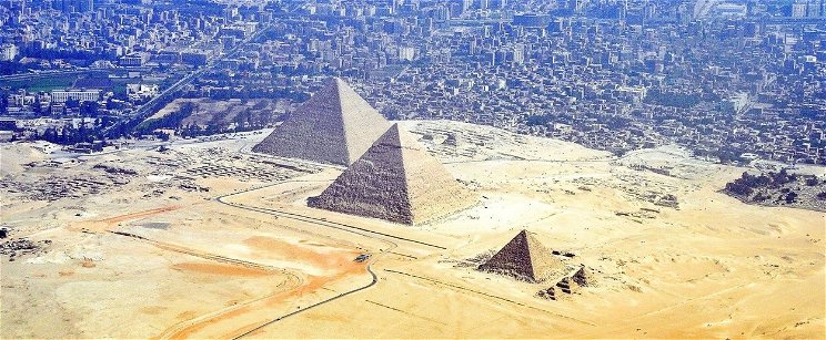 Lebegő földönkívüliek Egyiptom felett lefényképezték a Földet több száz éve? Meredek dolgot állít az ismert író