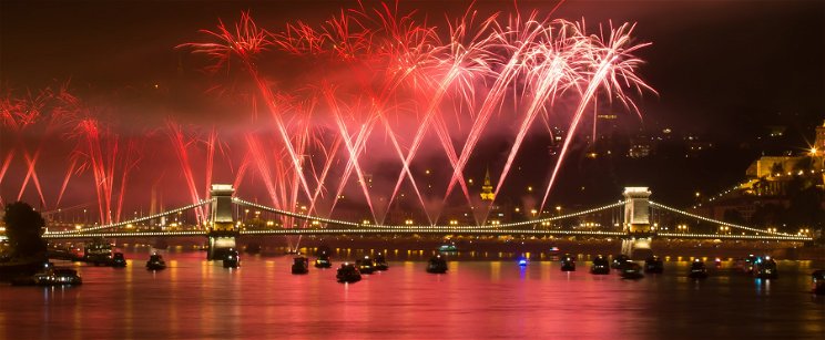 Robbanás történt a tűzijáték helyszínén, pánikhelyzet alakult ki a Duna-parton - összegyűjtöttük az elmúlt évek tűzijátékainak felvételeit