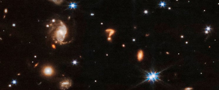A NASA kutatói egy hatalmas vörösen izzó kérdőjelet fedeztek fel egy közeli galaxisban