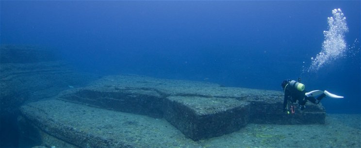 Felfoghatatlan kinézetű piramist találtak Japánban a tenger mélyén, meglepő felfedezés