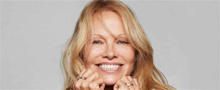 Az 56 éves Pamela Anderson bemutatta természetes szépségét a New York-i divathéten