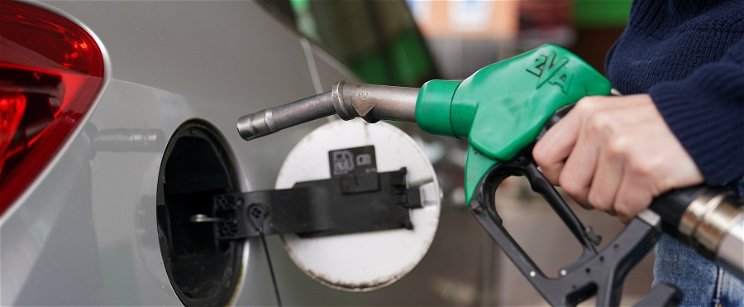 Azonnal bezuhan a benzin ára Magyarországon, durva árváltozás jön a benzinkutakon
