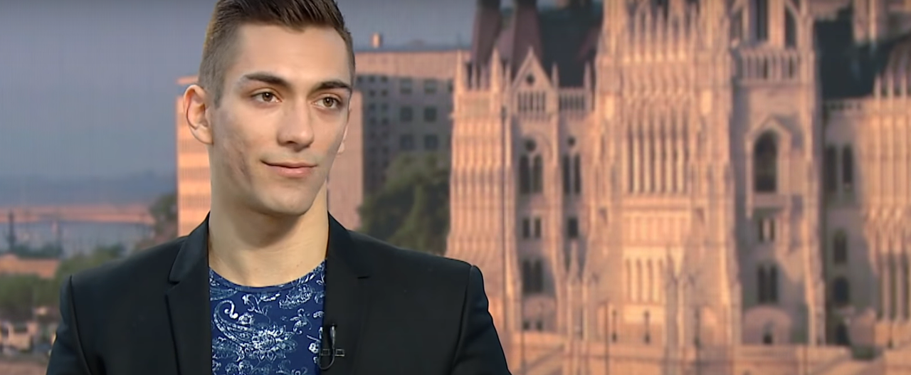 El chico guapo de Freska se comparó con Terrence Hill, llovió ácido sobre el nuevo amante de Gabe Toth debido a su declaración de Buchendy.