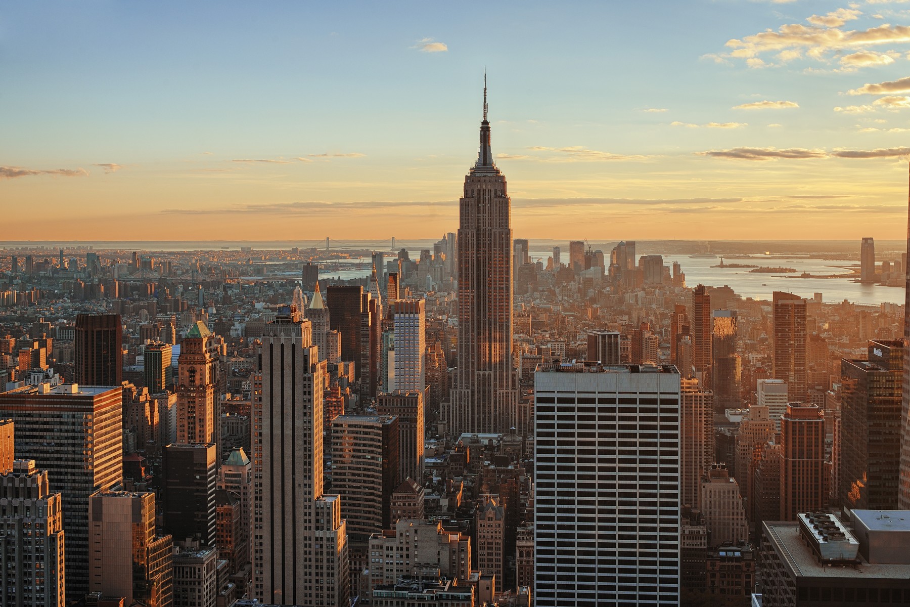 Egy 29 éves nő leugrott New York egyik legmagasabb felhőkarcolójáról, de ami utána történt arra senki sem számított