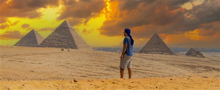Az egyiptomi piramisok mellől gigászi dolog került elő a homokból, itt a bizonyíték az építőkre