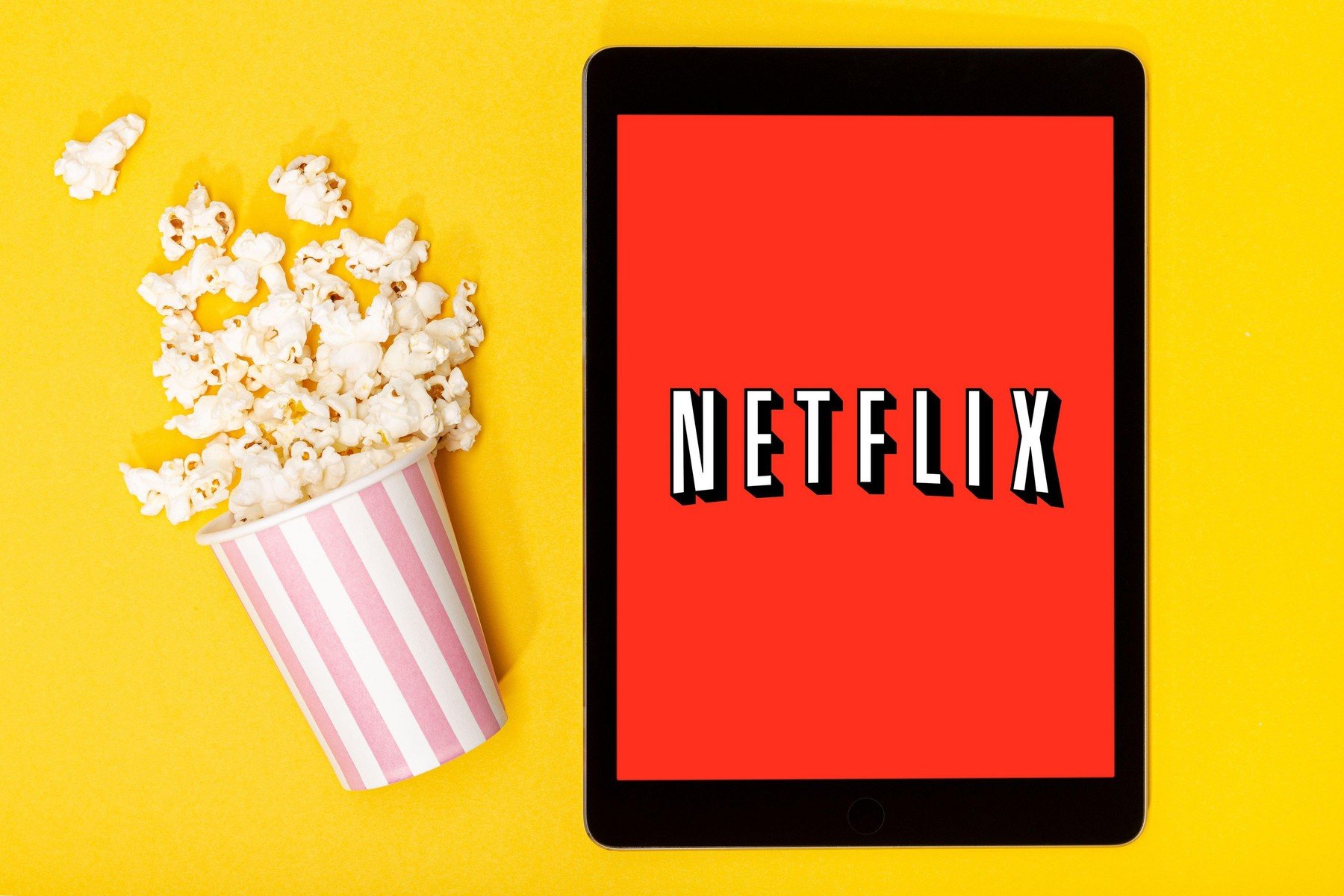 A Netflix sorra vadássza le a SkyShowtime legjobb tartalmait, plusz előfizetés nélkül is nézheted a "sárga sorozatokat"