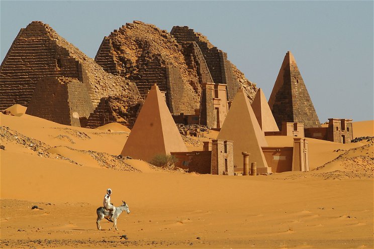 A politika nem engedi, hogy turisták látogassák a világ legősibb piramisait, pedig a látvány elképesztő