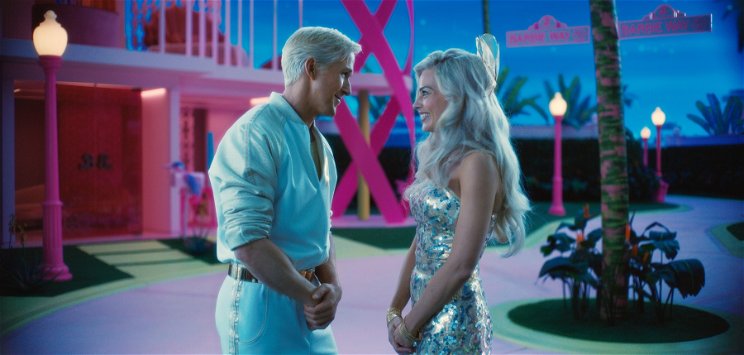 Ryan Gosling nővére az igazi Barbie, a dúskeblű szőkeség Kenergiával töltekezik a szabadidejében