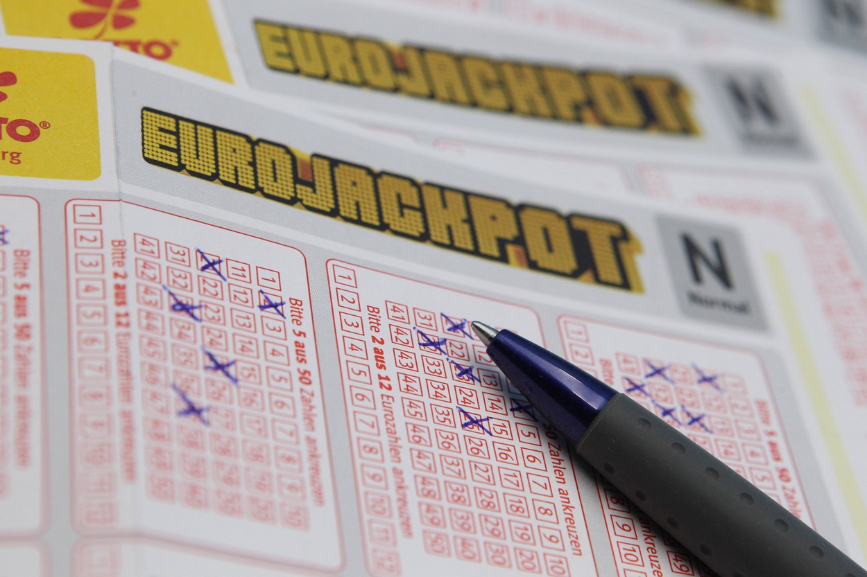 Eurojackpot: ez a 7 szám tehetőssé tehetett bárkit, új milliárdost ünnepelhet Magyarország?
